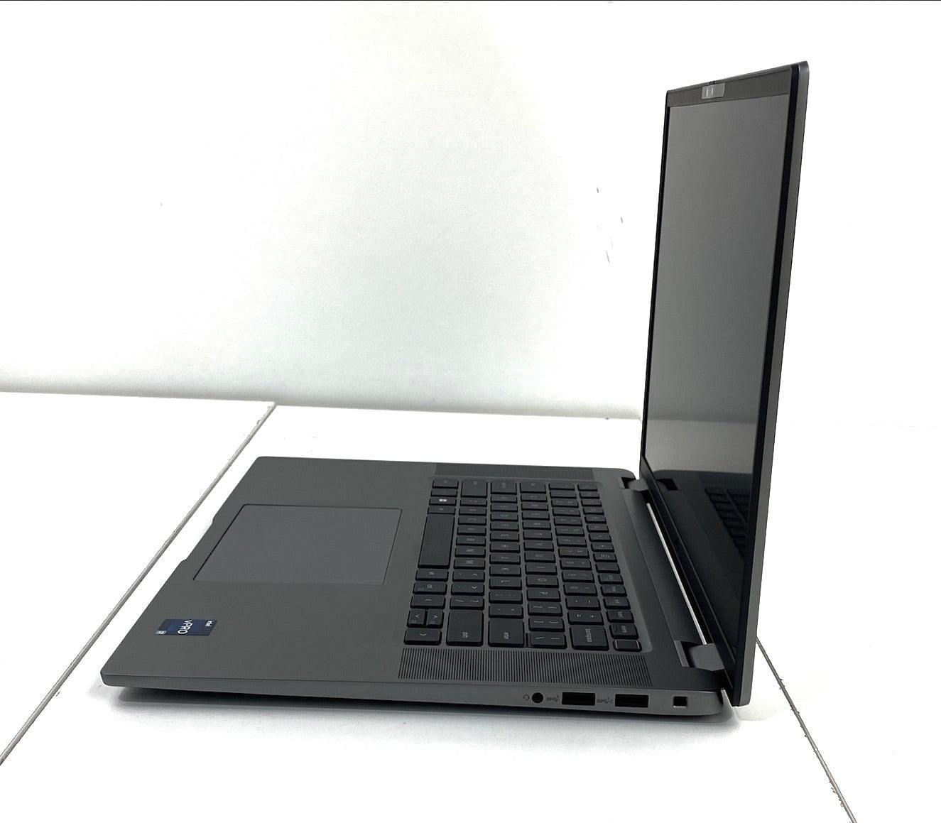 Dell Latitude 7640 15.6" Touchscreen Core i7 13th Gen 1.80GHz 1365U 1.80 GHz 32GB RAM 500GB SSD Windows 11 Pro