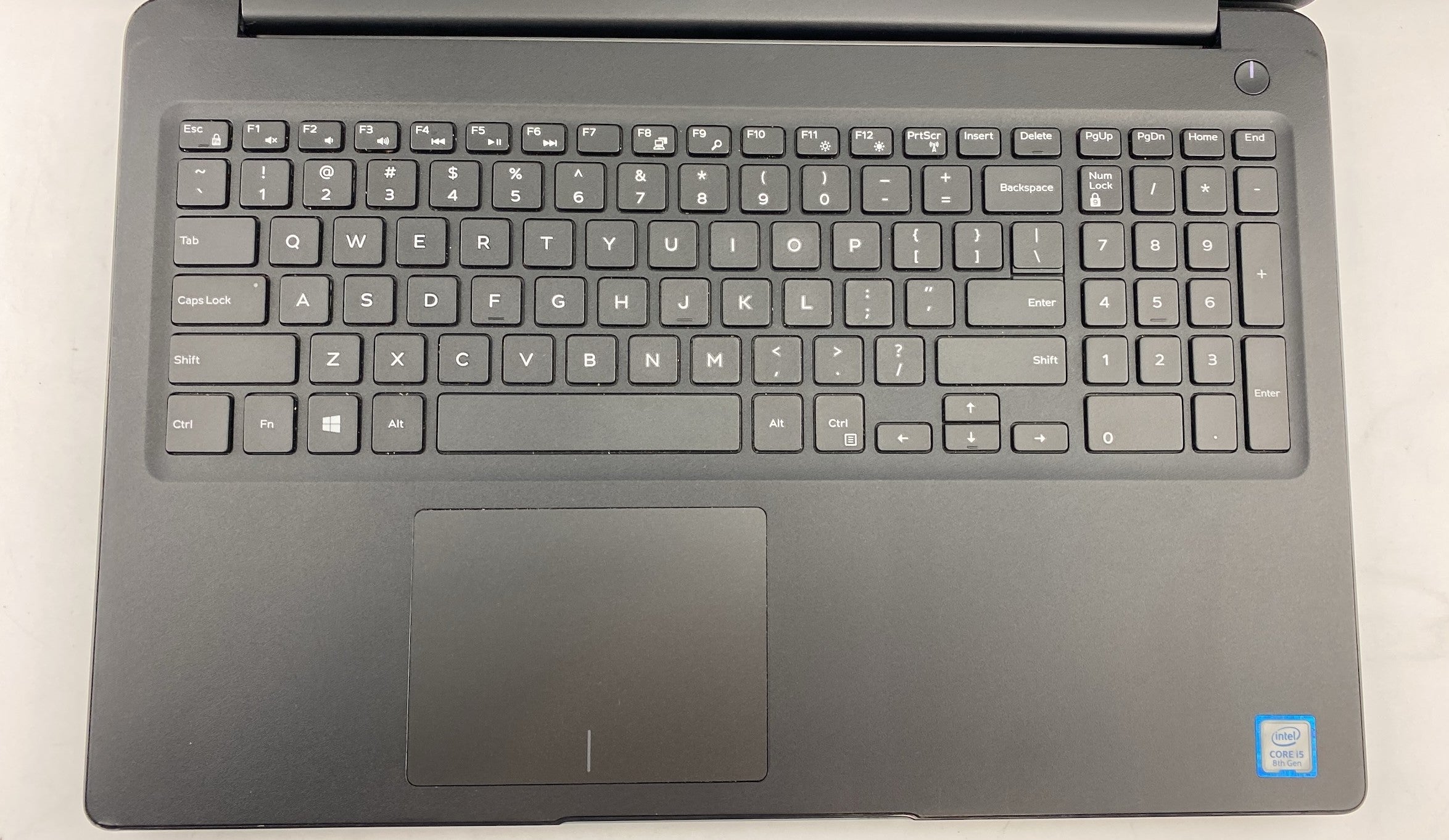Latitude 3500 Core i5 8th Gen 1.60Hz 8265U 1.6 GHz 8GB 120GB SSD B