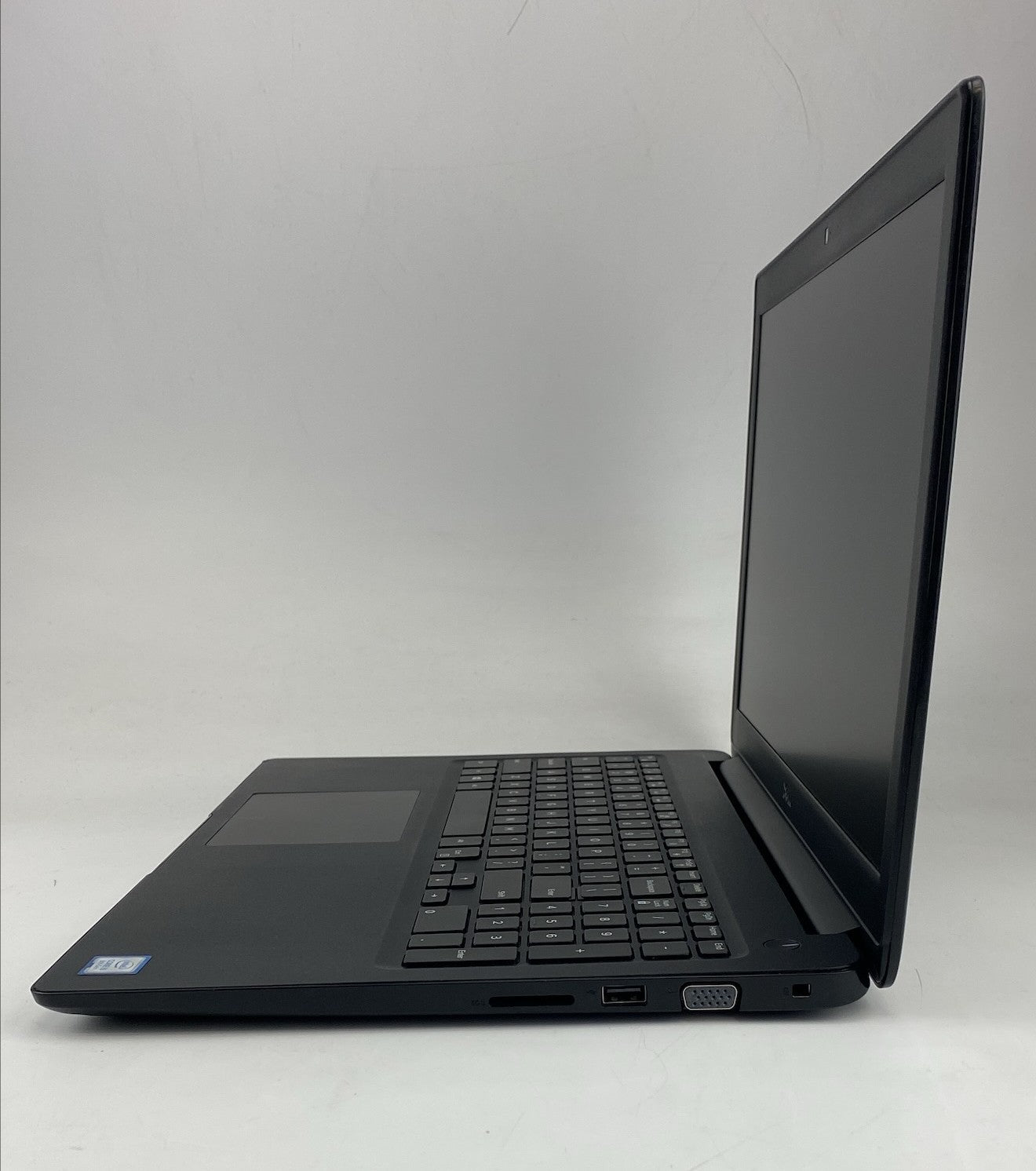 Latitude 3500 Core i5 8th Gen 1.60Hz 8265U 1.6 GHz 8GB 120GB SSD B