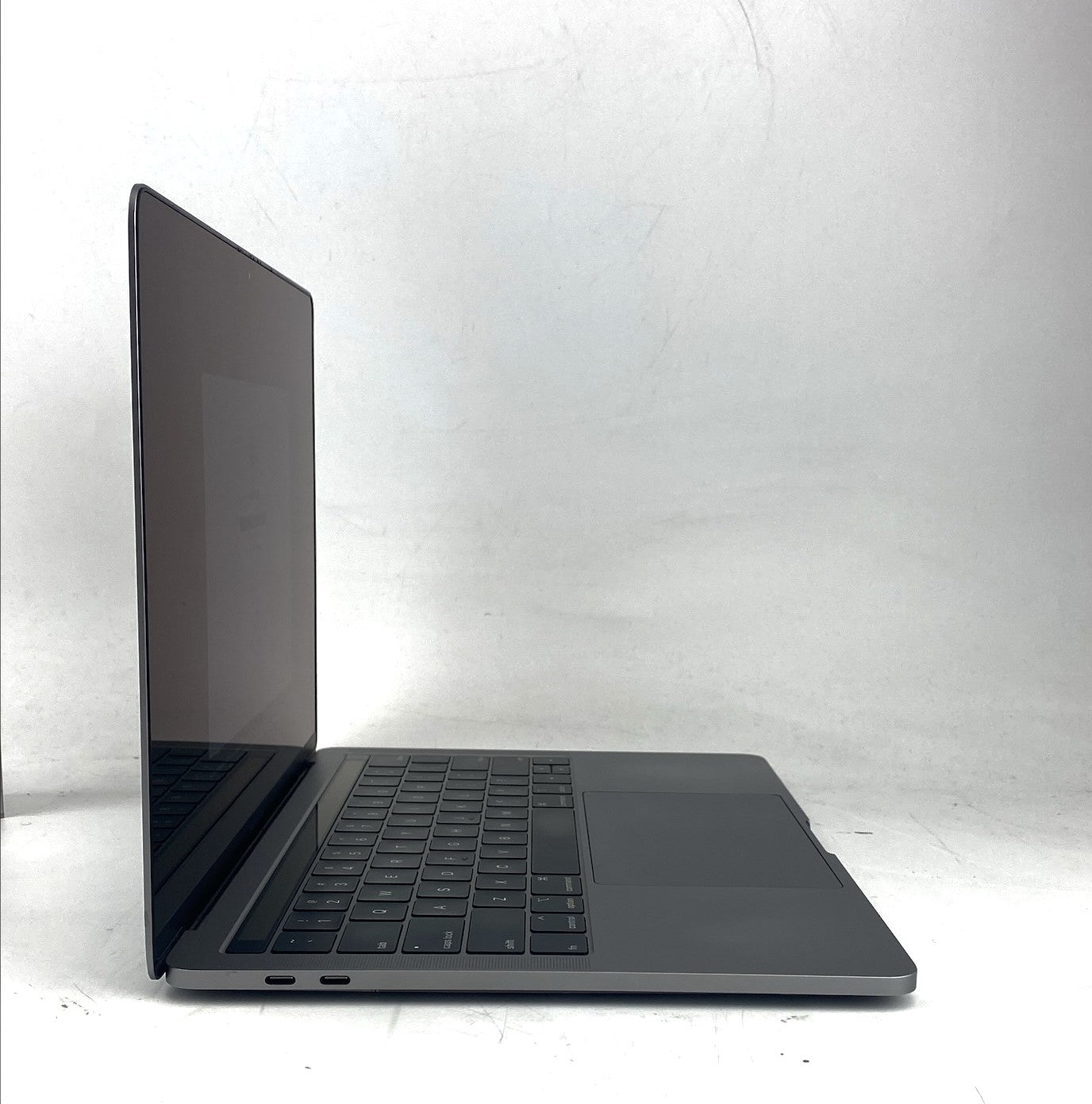 MacBook Pro A1989 EMC 3358 (2019) Core i5 8th Gen 2.40GHz 8279U 2.4 GHz 8GB 250GB SSD B