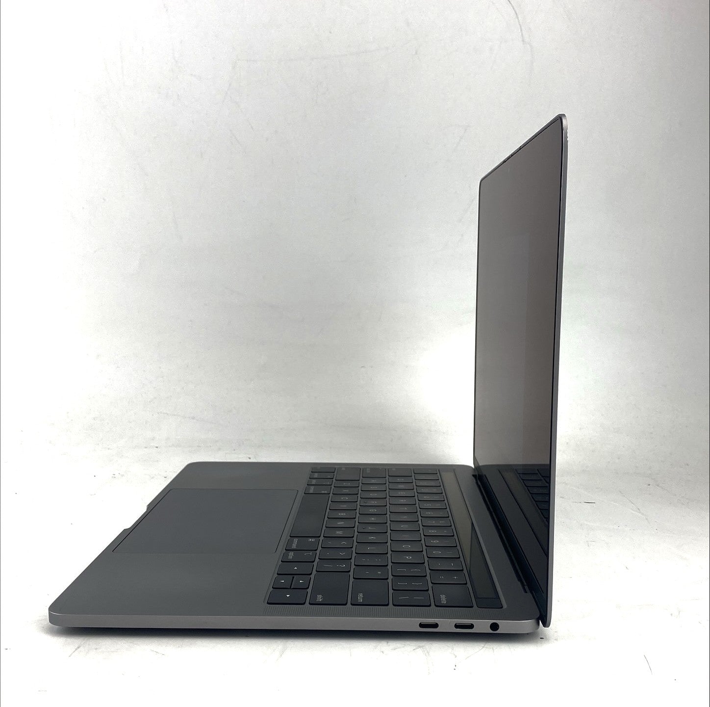 MacBook Pro A1989 EMC 3358 (2019) Core i5 8th Gen 2.40GHz 8279U 2.4 GHz 8GB 250GB SSD B