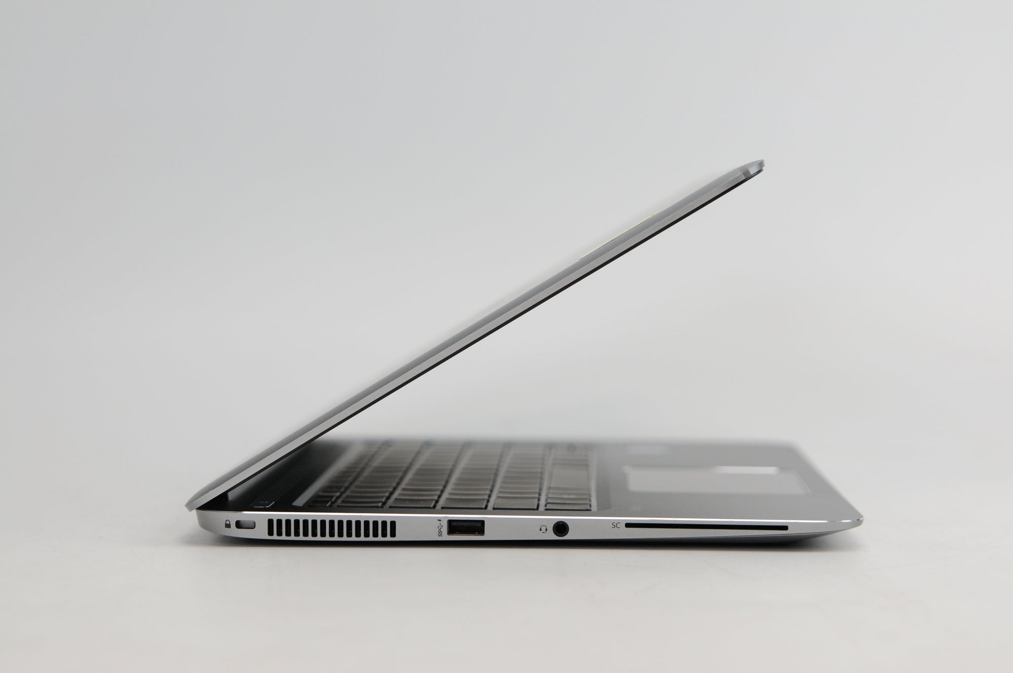 HP EliteBook Folio 1040 G3 Core i5 6th Gen 2.40GHz 6300U 2.4 GHz 8GB 250GB SSD B