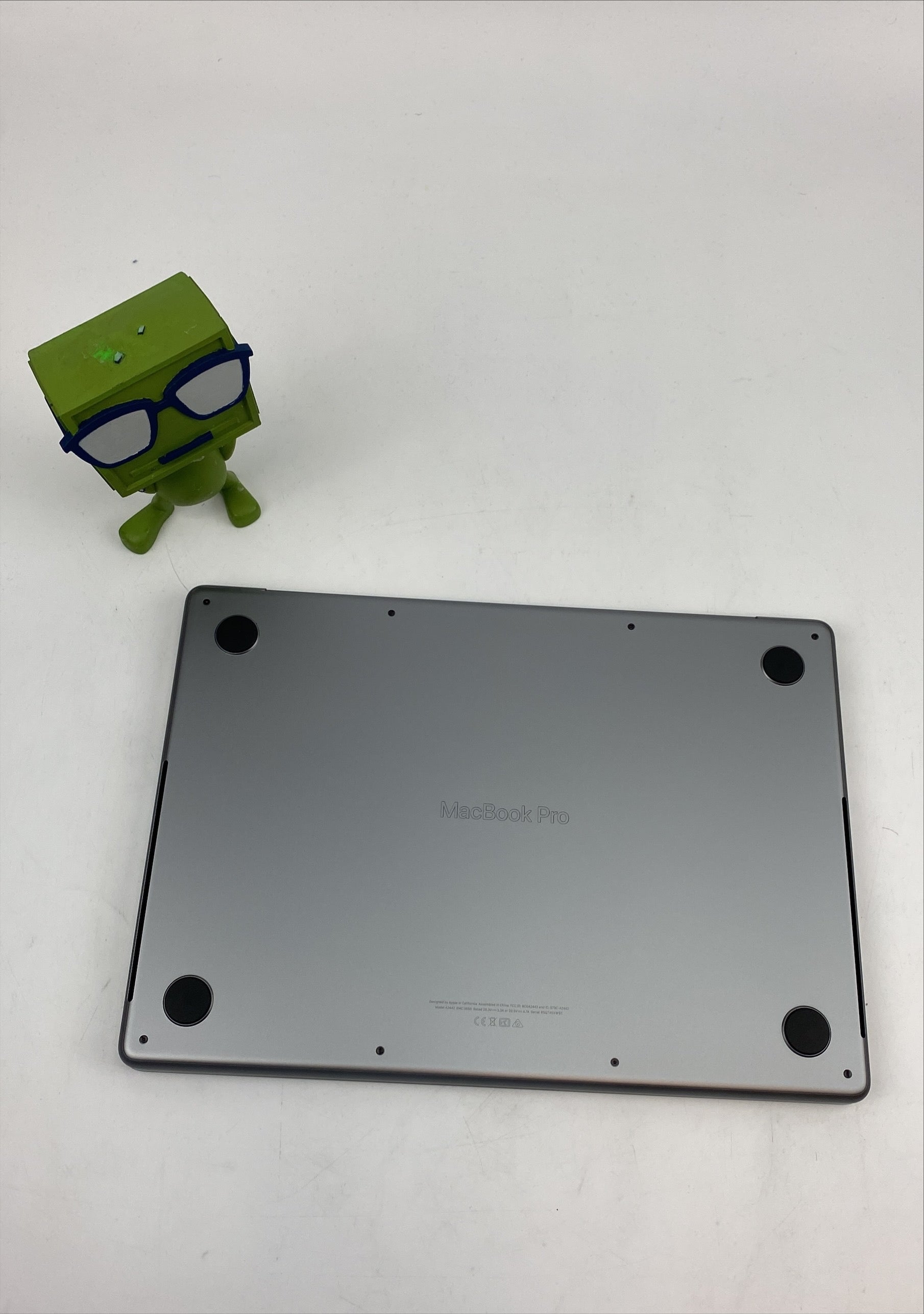 A2485 EMC 3651 (2021) M1 PRO 1st Gen 3.2GHz 3.20GHz 16GB 1TB eMMC B