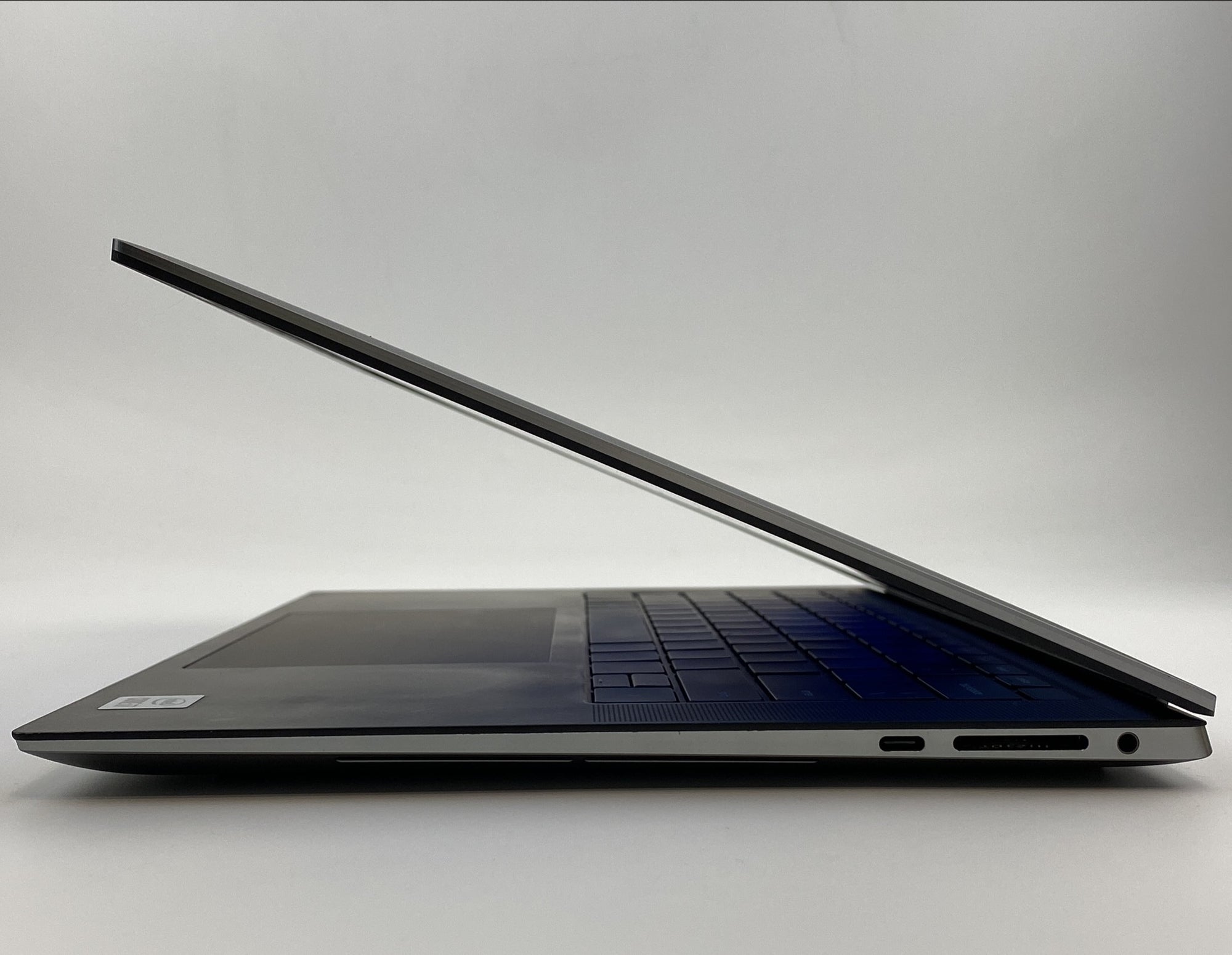 Dell Precision 5550 Core i7 10th Gen 2.60GHz 10750H 2.6 GHz 32GB 500GB SSD B