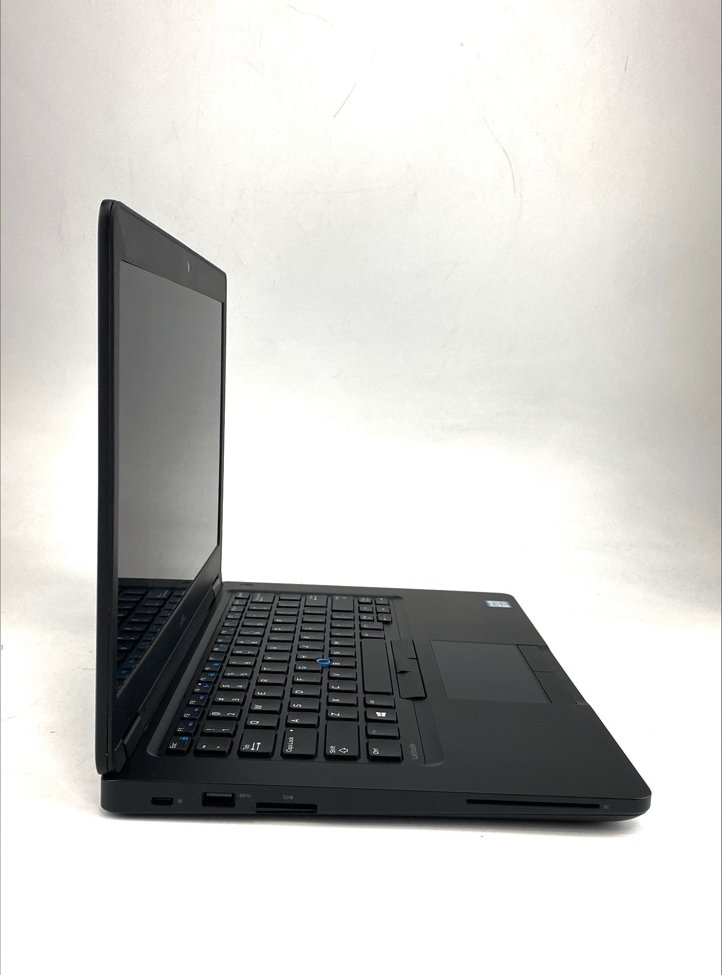 Dell Latitude 5480 Core i5 6th Gen 2.40GHz 6300U 2.4 GHz 16GB 250GB SSD B