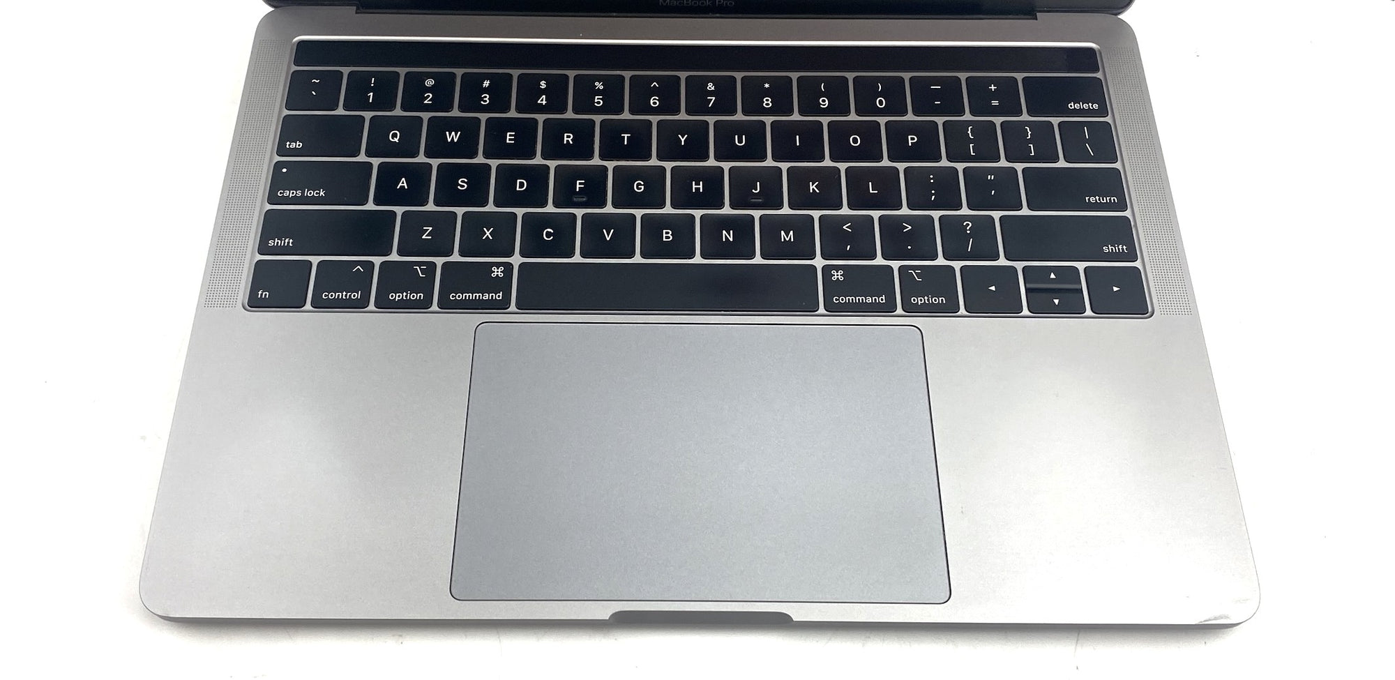 MacBook Pro A1989 EMC 3358 (2019) Core i5 8th Gen 2.40GHz 8279U 2.4 GHz 8GB 250GB SSD B