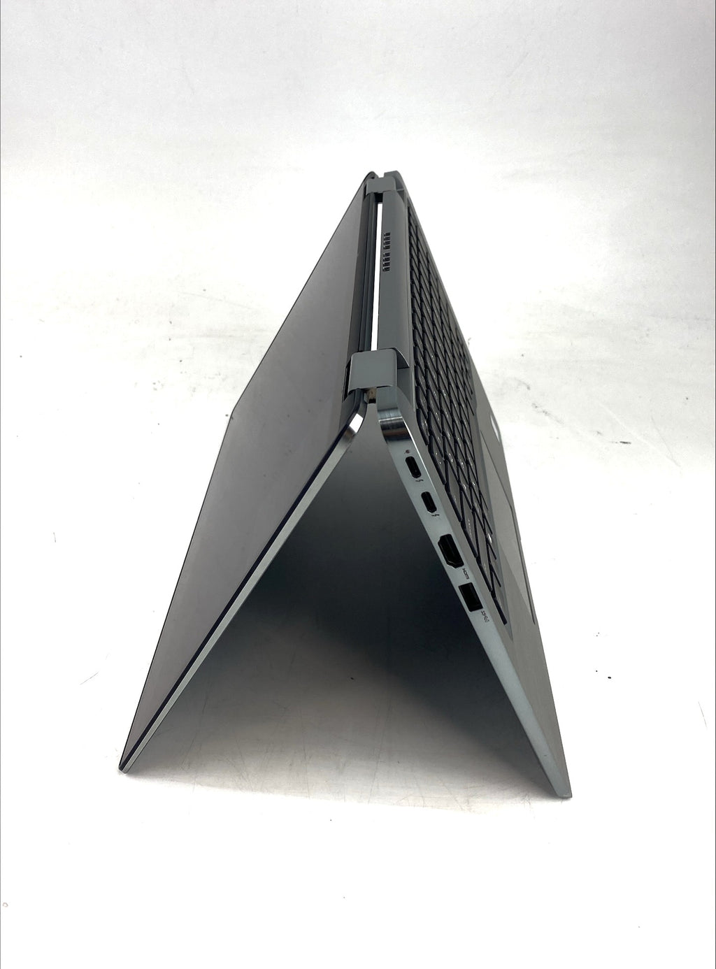 Dell Latitude 7400 2-in-1 P110G001 Core i7 8th Gen 1.90GHz 8665U 1.9 GHz 16GB 120GB SSD Refurbished