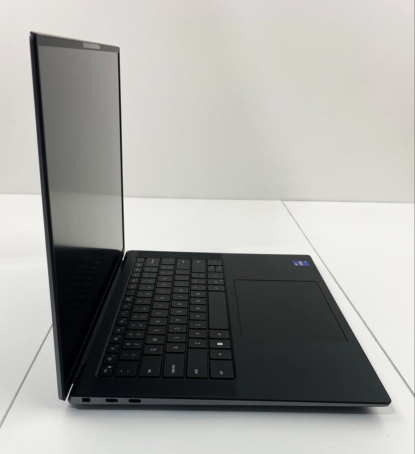 Dell Precision 5570 Core i9 12th Gen 2.50GHz 12900H 5.00 GHz 32GB DDR5 RAM 1TB SSD B