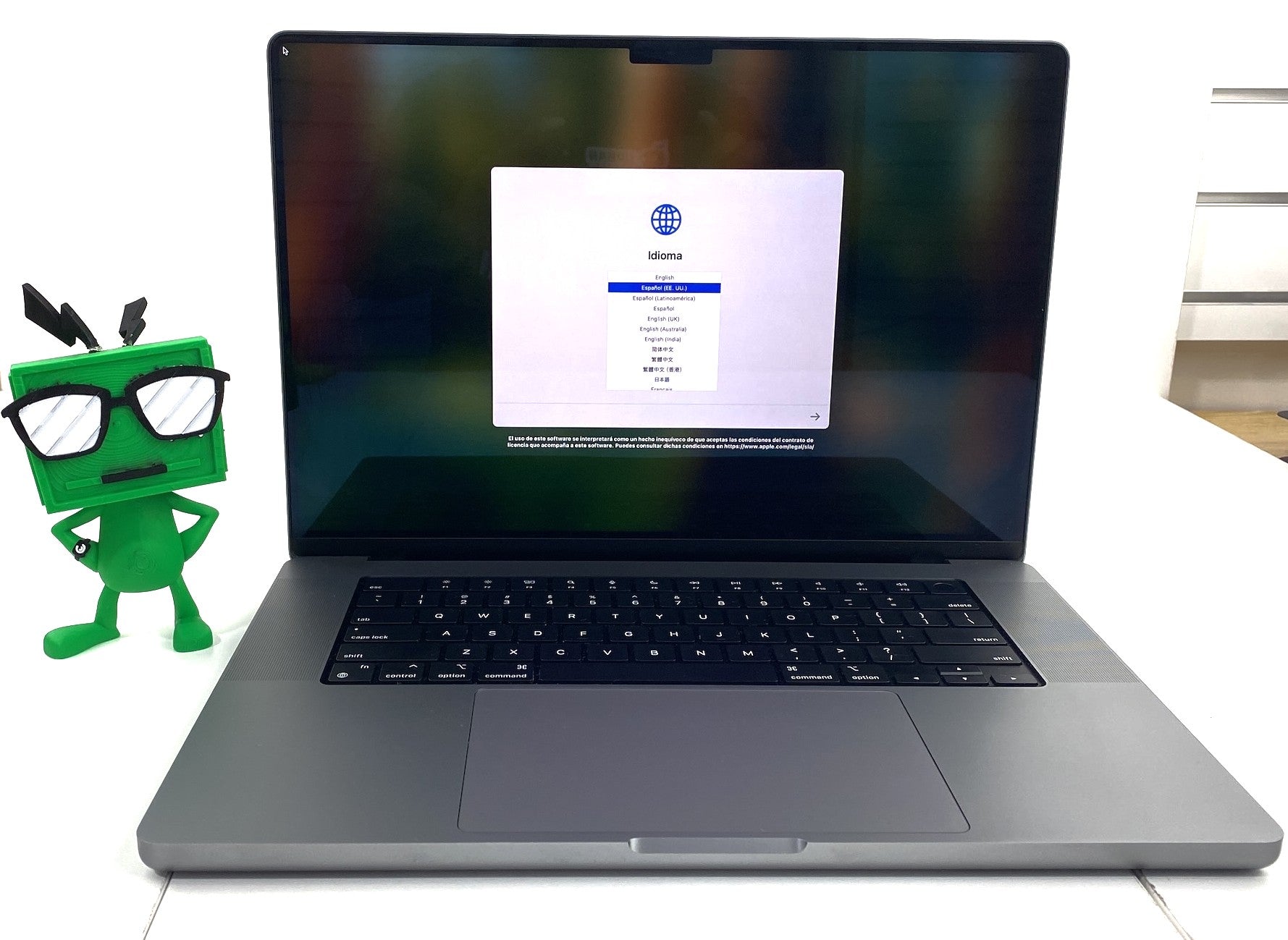 MacBook Pro A2485 EMC 3651 (2021) M1 PRO 1st Gen 3.2GHz 3.20GHz 16GB 1TB eMMC B