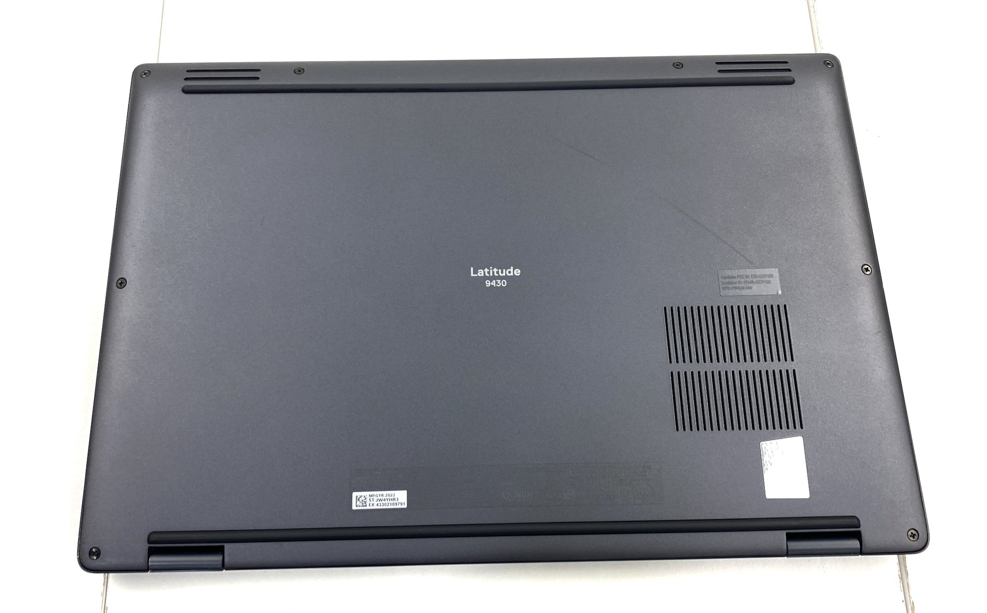 Dell Latitude 9430 Core i7 12th Gen 1.80GHz 1265U 4.80 GHz 16GB 250GB SSD B