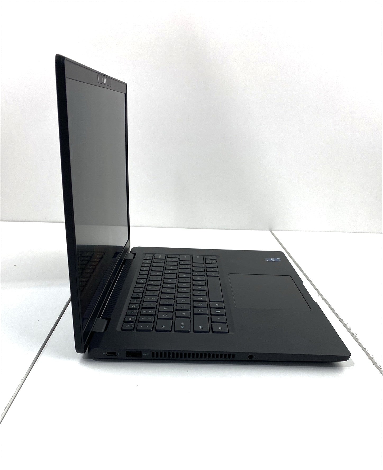 Dell Latitude 7530 Core i7 12th Gen 1.80GHz 1265U 4.80 GHz 32GB 500GB SSD B