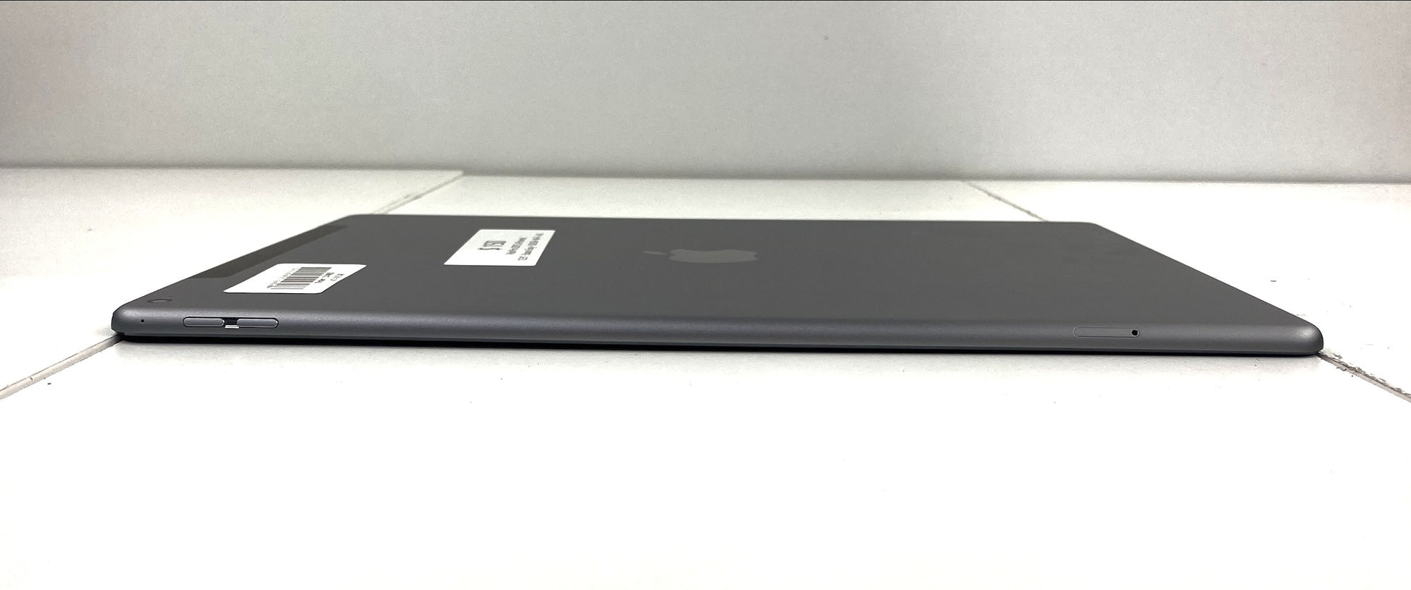 iPad Pro (12.9-inch) 2015 A1652 128GB Silver 12.9 B