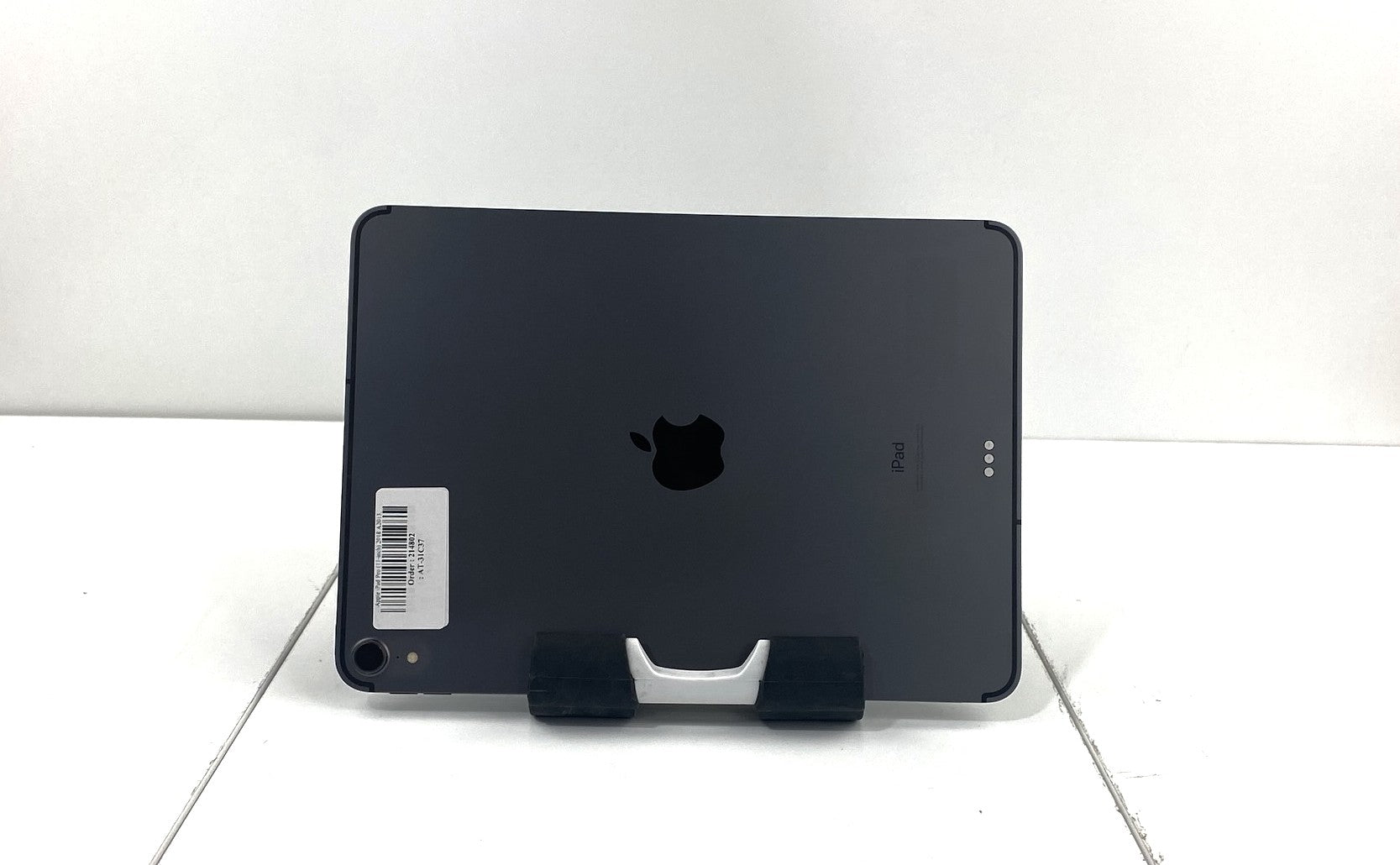 iPad Pro (11-inch) 2018 A2013 11" 4G 64GB Bluetooth, Wi-Fi, Cellular Yes - SIM + eSIM None CDMA/GSM Space Gray B