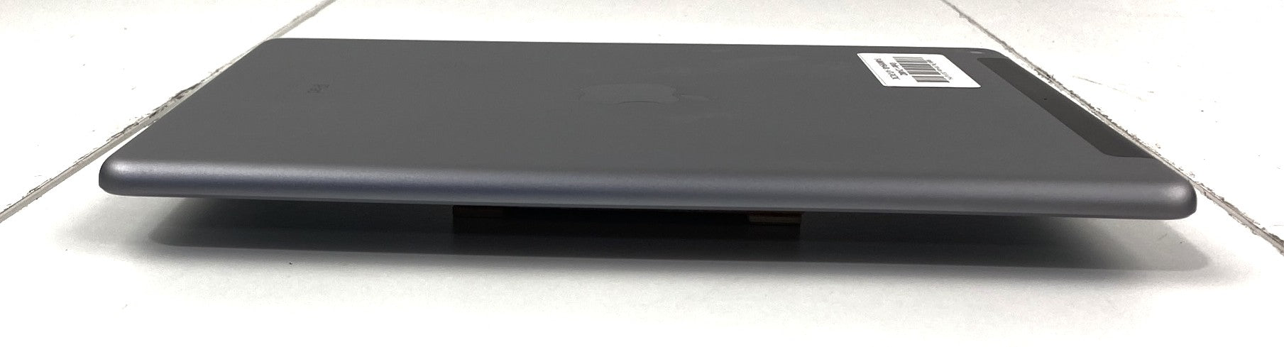 Apple iPad (6th Gen) 2018 A1954 9.7" Dual Band (2.4GHz and 5GHz) 32GB Bluetooth, Wi-Fi, Cellular Not Applicable None Not Applicable Silver B