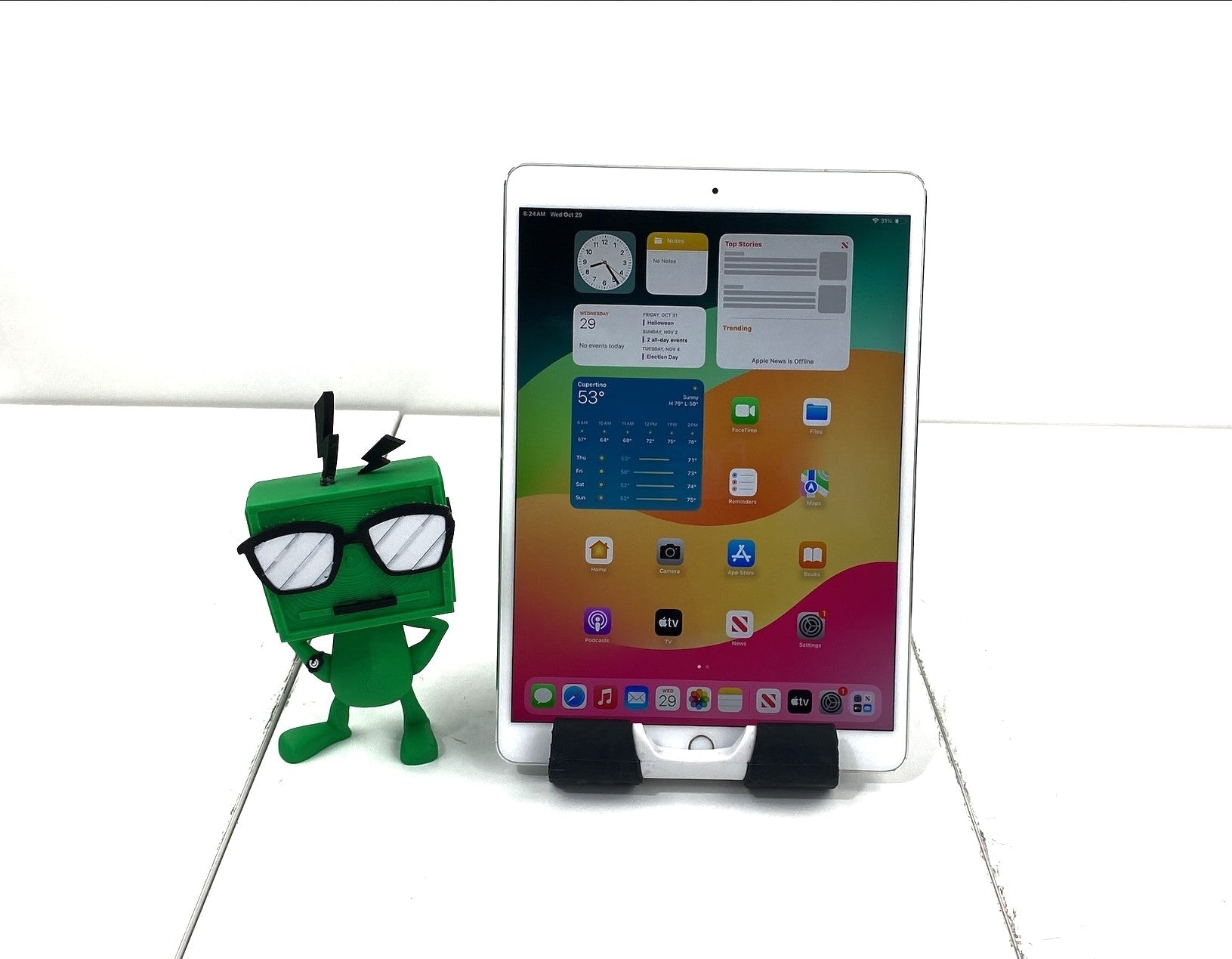 Apple iPad Pro (10.5-inch) 2017 A1709 10.5" Dual Band (2.4GHz and 5GHz) 256GB Bluetooth, Wi-Fi, Cellular AT&T CDMA/GSM White/Silver B