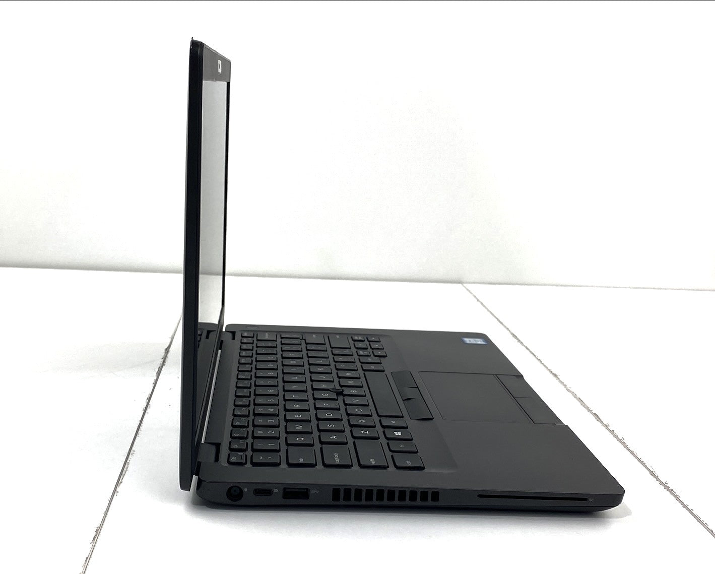 Dell Latitude 5400 Core i5 8th Gen 1.60GHz 8365U 1.6 GHz 16GB 250GB SSD B