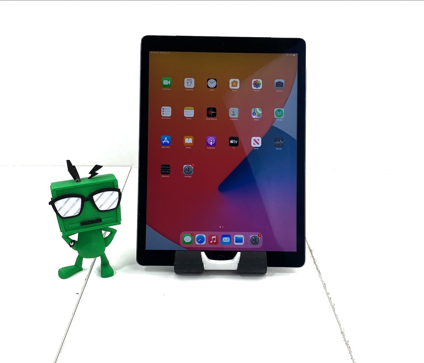 iPad Pro (12.9-inch) 2015 A1652 128GB Silver 12.9 B