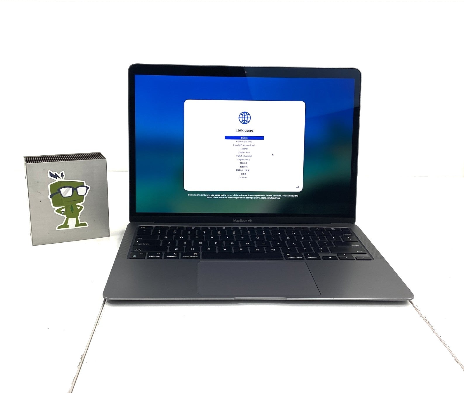 MacBook Air A2337 EMC 3598 (2020) M1 3.20GHz 3.20GHz 8GB 250GB eMMC B