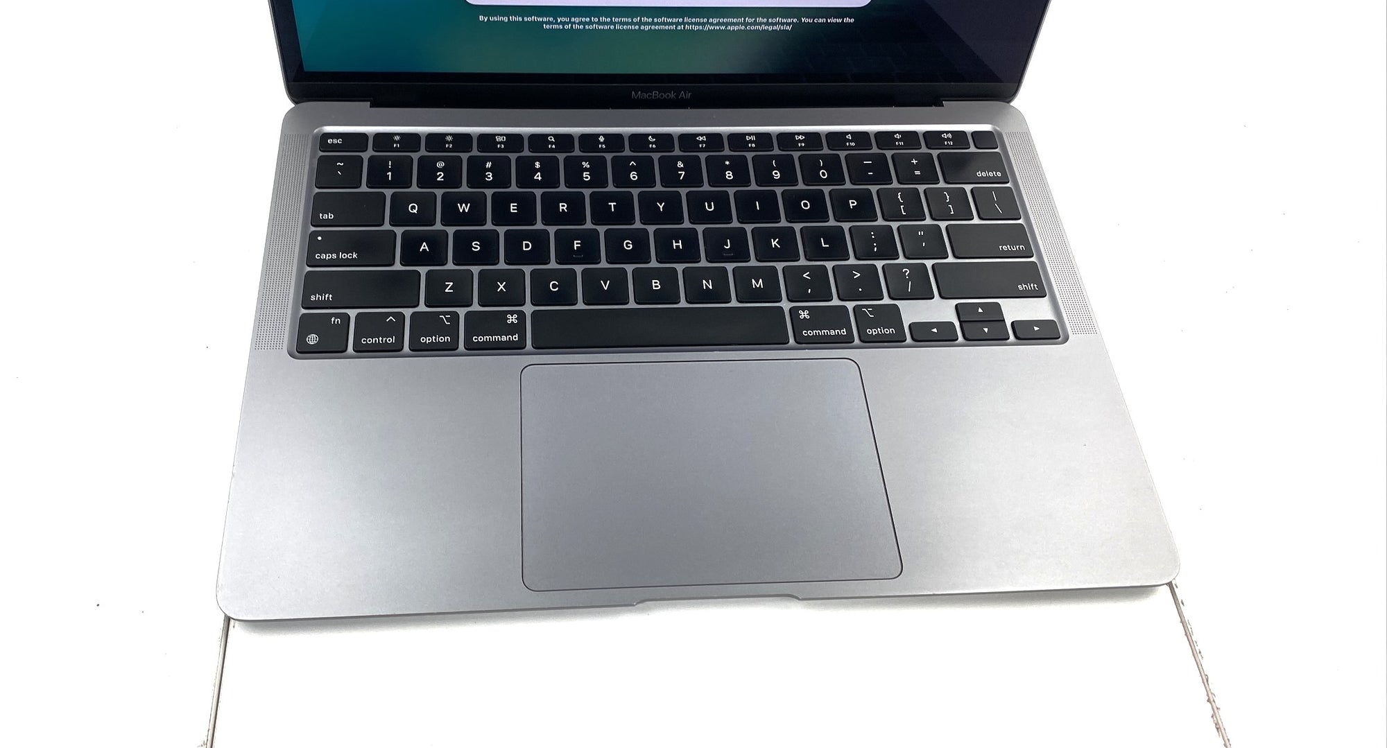 MacBook Air A2337 EMC 3598 (2020) M1 3.20GHz 3.20GHz 8GB 250GB eMMC B