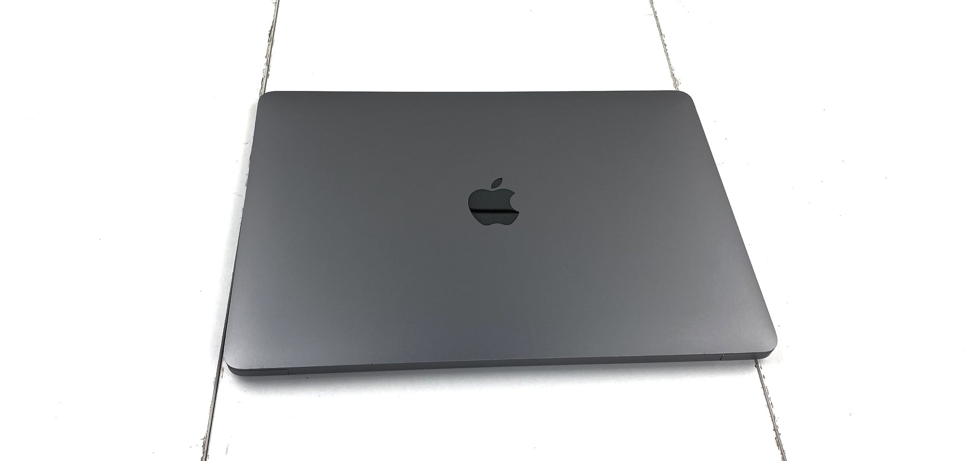 MacBook Air A2337 EMC 3598 (2020) M1 3.20GHz 3.20GHz 8GB 250GB eMMC B