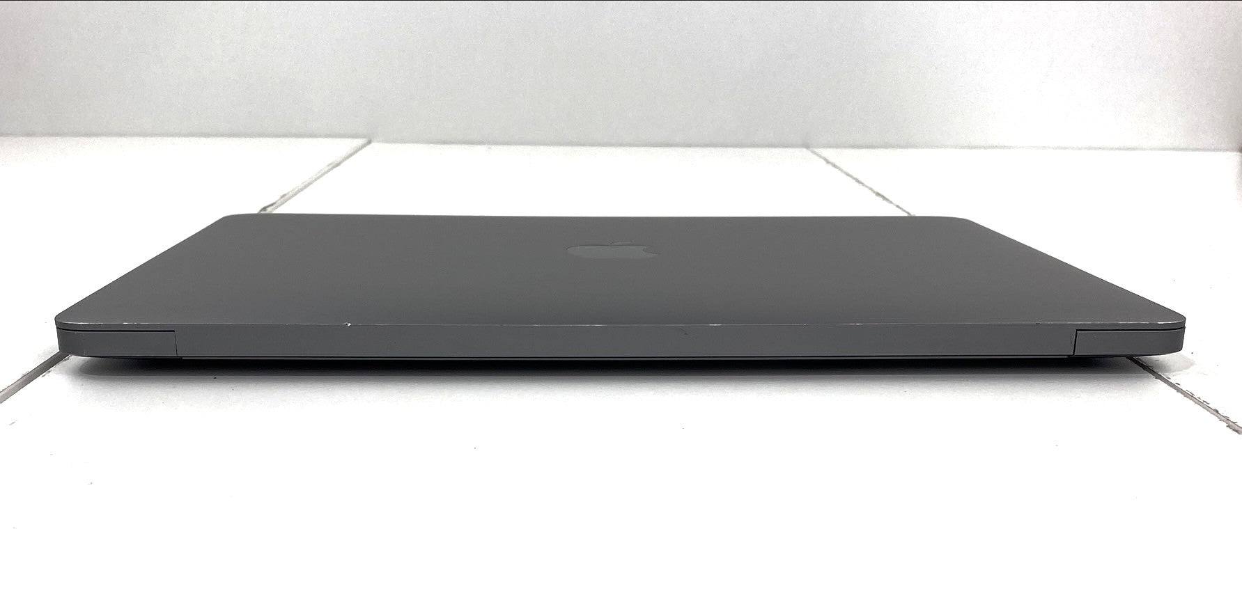 MacBook Air A2337 EMC 3598 (2020) M1 3.20GHz 3.20GHz 8GB 250GB eMMC B