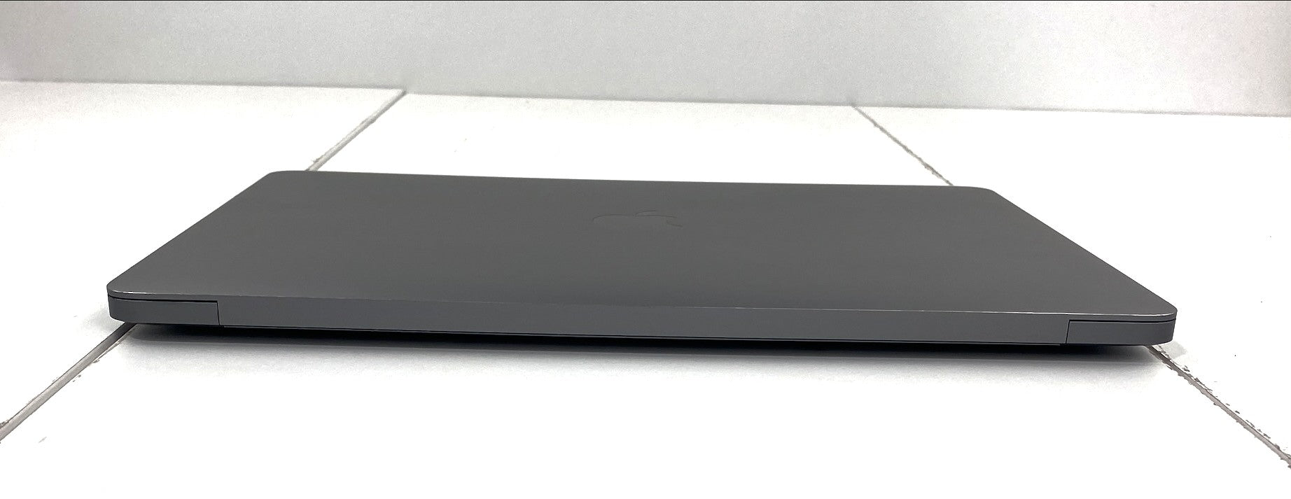 Apple MacBook Air A2337 EMC 3598 (2020) M1 3.20GHz 3.20GHz 16GB 250GB eMMC B