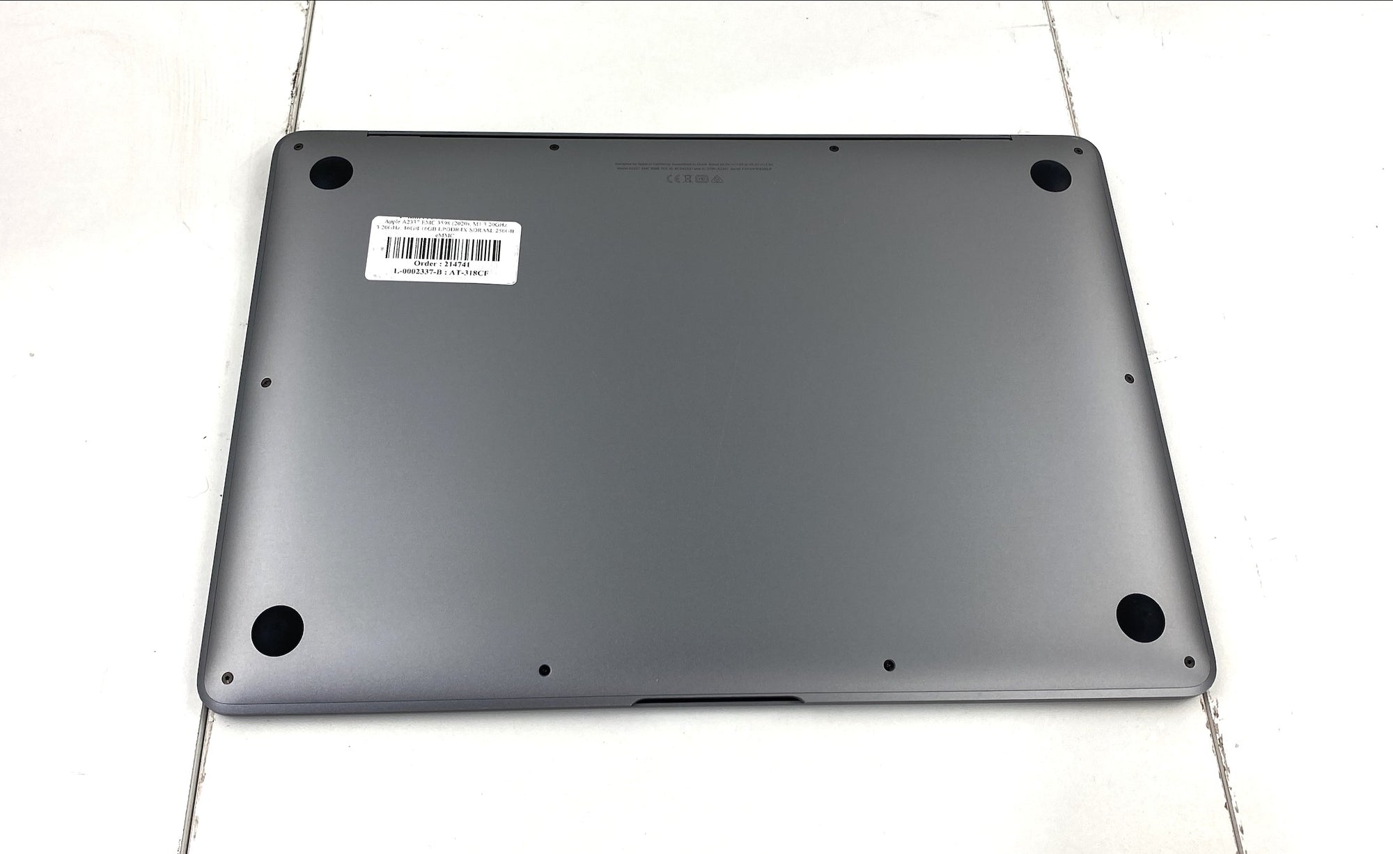 Apple MacBook Air A2337 EMC 3598 (2020) M1 3.20GHz 3.20GHz 16GB 250GB eMMC B