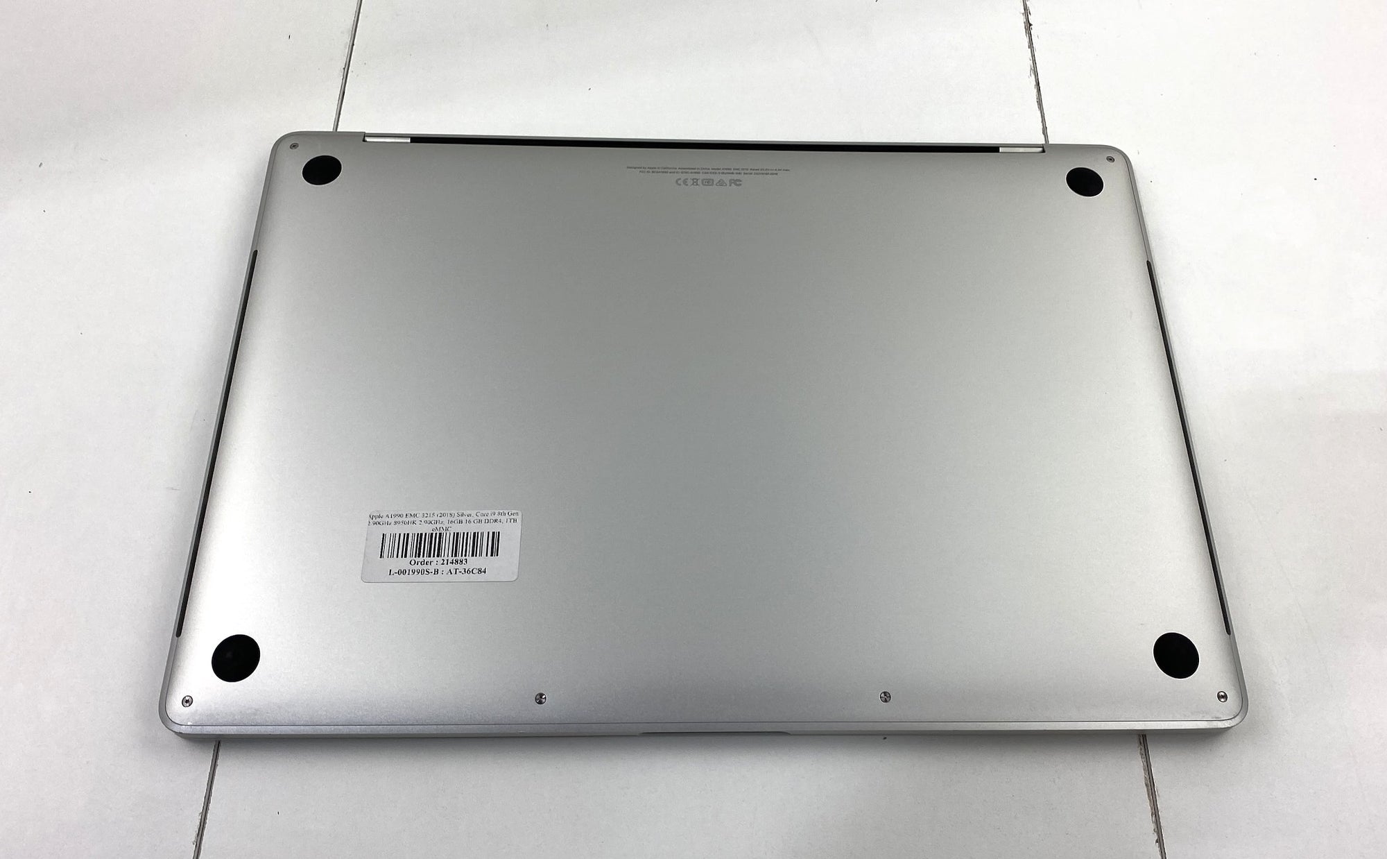 MacBook Pro A1990 EMC 3215 (2018) Silver Core i9 8th Gen 2.90GHz 8950HK 2.90GHz 16GB 1TB eMMC B