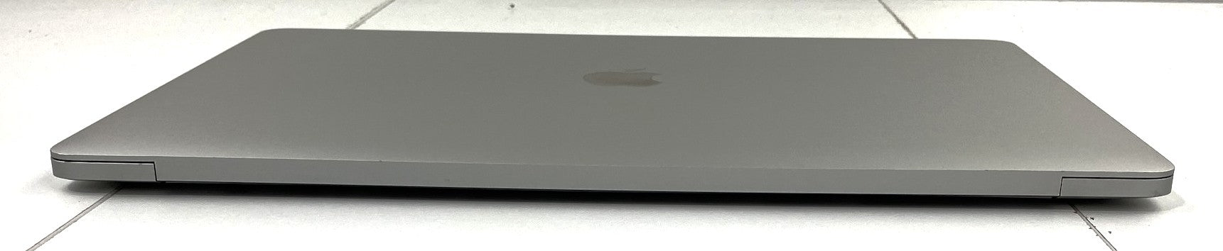 MacBook Pro A1990 EMC 3215 (2018) Silver Core i9 8th Gen 2.90GHz 8950HK 2.90GHz 16GB 1TB eMMC B