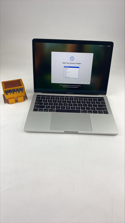 Apple MacBook Pro A1989 EMC 3358 (2019) Silver Core i7 8th Gen 2.80GHz 8569U 2.8 GHz 16GB 500GB eMMC B